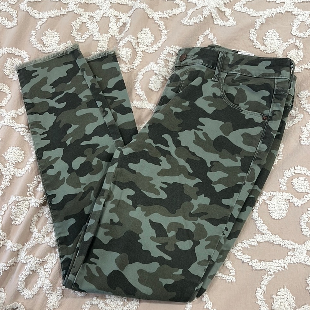 Old Navy Camo jeans 💚✨☘️